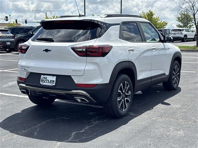 Photo of 2026 Iridescent Pearl Tricoat Chevrolet Trailblazer