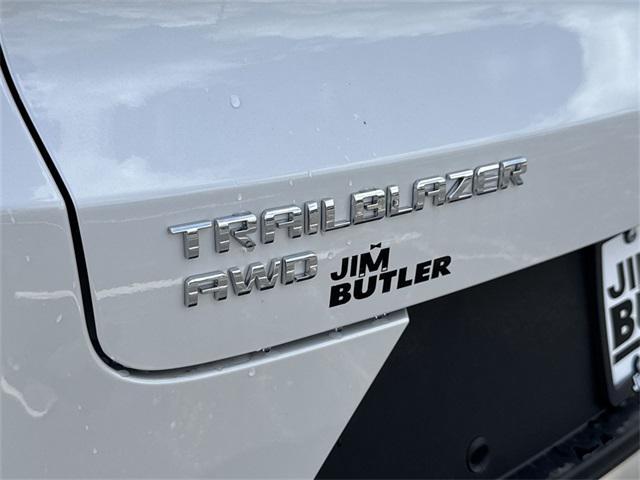 Photo of 2026 Iridescent Pearl Tricoat Chevrolet Trailblazer