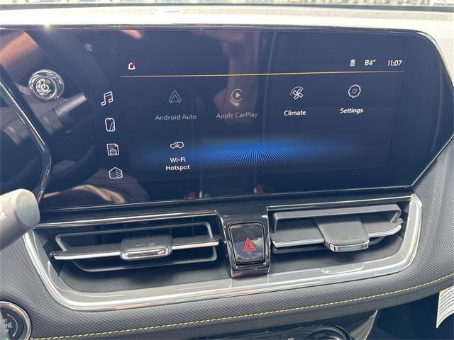 Photo of 2026 Iridescent Pearl Tricoat Chevrolet Trailblazer