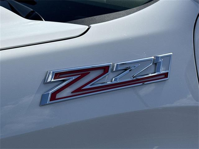 Photo of 2025 Summit White Chevrolet Silverado 1500