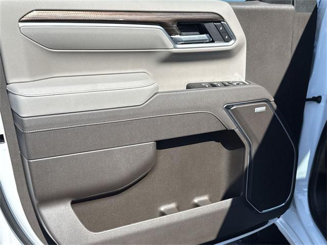Photo of 2025 Summit White Chevrolet Silverado 1500