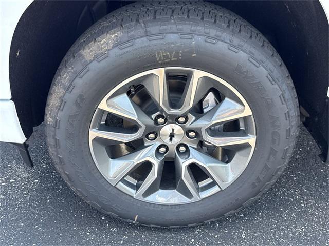 Photo of 2025 Summit White Chevrolet Silverado 1500