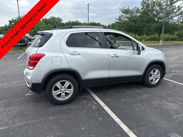 Photo of 2020 Silver Ice Metallic Chevrolet Trax