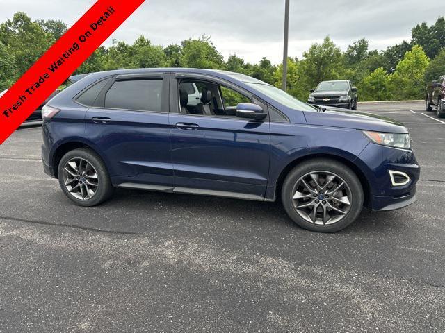 Photo of 2016 Blue Ford Edge