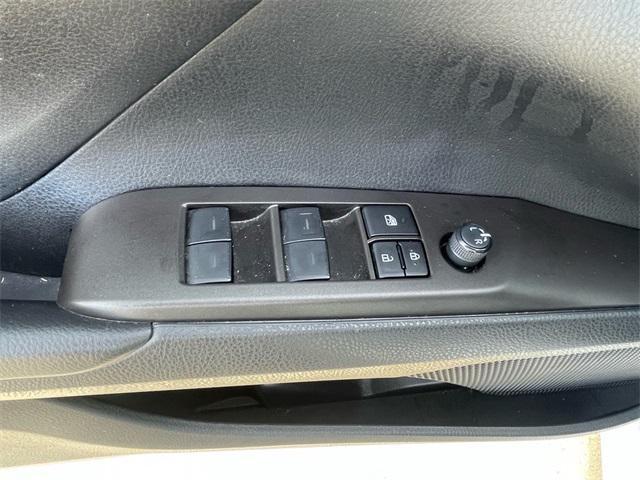 Photo of 2023 Ice Cap Toyota Camry
