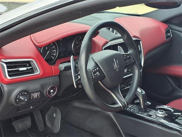 Photo of 2022 Gray Maserati Ghibli