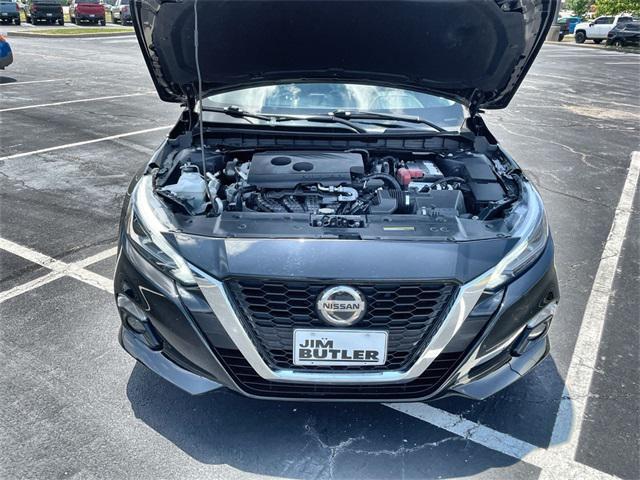 Photo of 2019 Super Black Nissan Altima