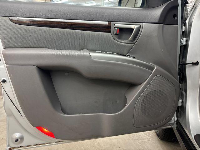 Photo of 2010 Radiant Silver Metallic Hyundai SANTA FE