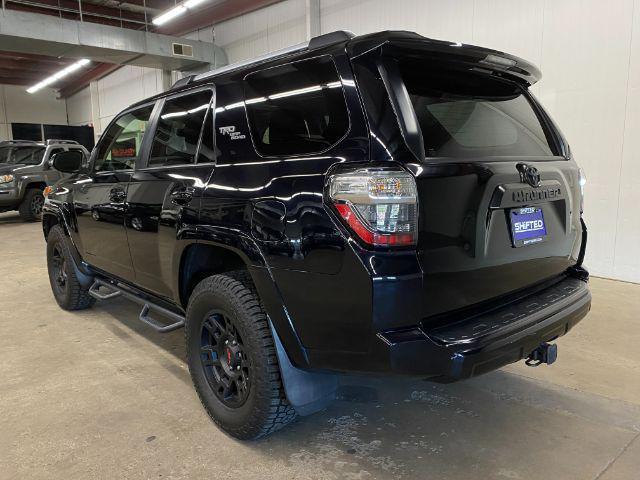 Photo of 2018 Midnight Black Metallic Toyota 4Runner