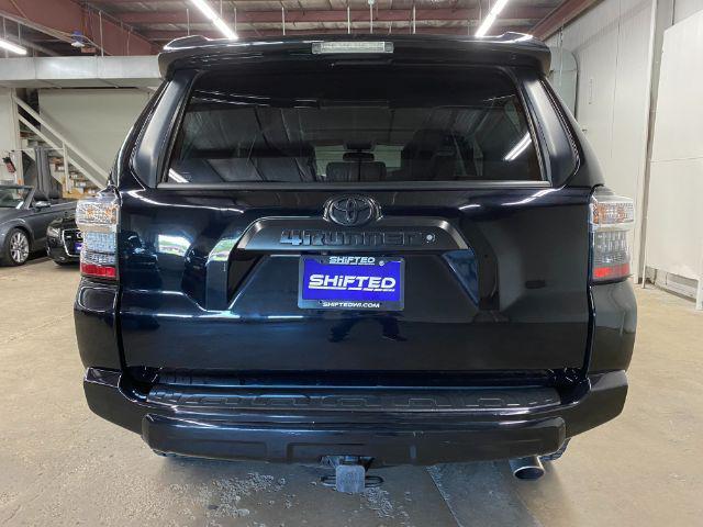Photo of 2018 Midnight Black Metallic Toyota 4Runner