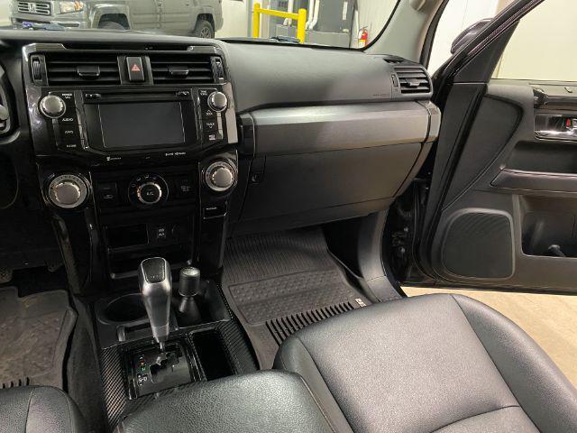 Photo of 2018 Midnight Black Metallic Toyota 4Runner
