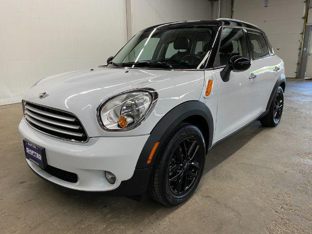 Photo of 2012 Light White MINI Cooper Countryman