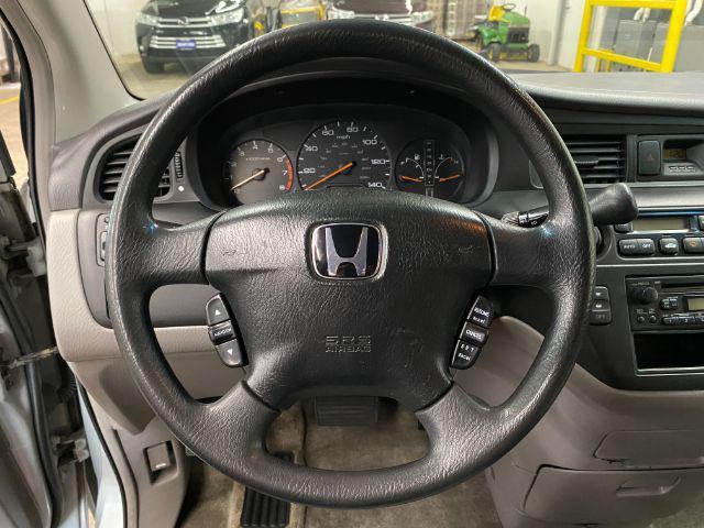 Photo of 2003 Starlight Silver Metallic Honda Odyssey