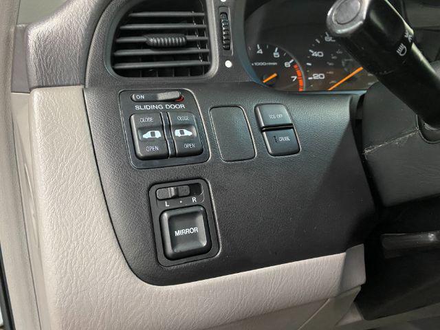 Photo of 2003 Starlight Silver Metallic Honda Odyssey