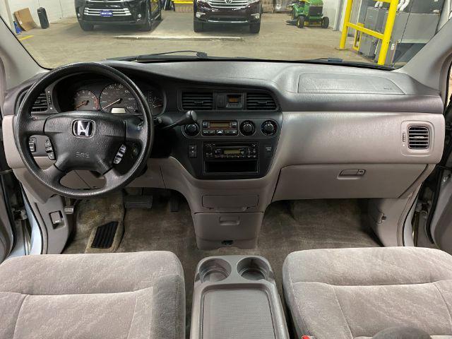 Photo of 2003 Starlight Silver Metallic Honda Odyssey
