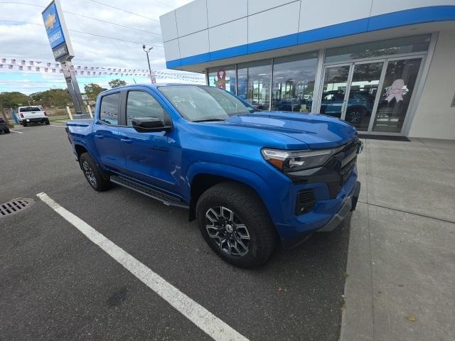Photo of 2023 Glacier Blue Metallic Chevrolet Colorado