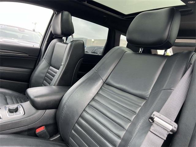 Photo of 2019 Bright White Clearcoat Jeep Grand Cherokee