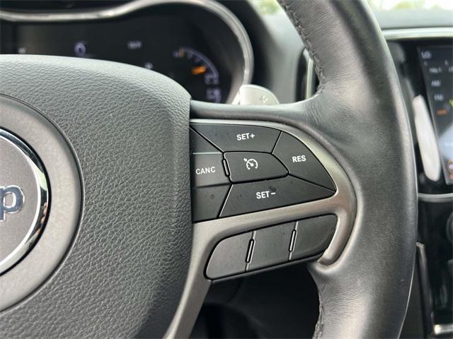 Photo of 2019 Bright White Clearcoat Jeep Grand Cherokee