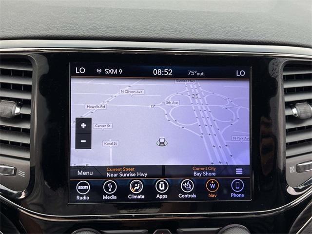 Photo of 2019 Bright White Clearcoat Jeep Grand Cherokee