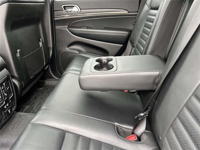 Photo of 2019 Bright White Clearcoat Jeep Grand Cherokee
