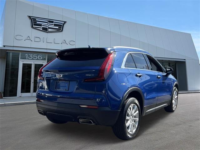 Photo of 2023 Wave Metallic Cadillac XT4