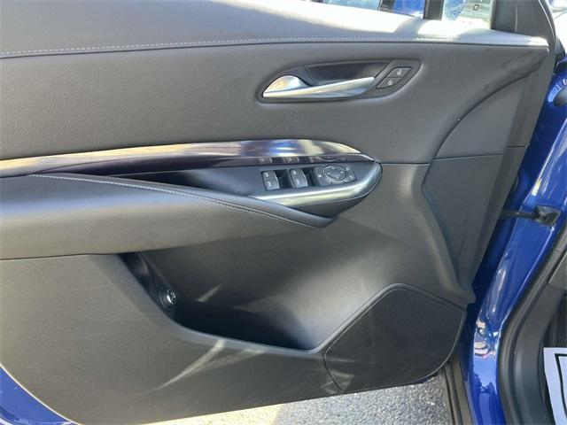 Photo of 2023 Wave Metallic Cadillac XT4