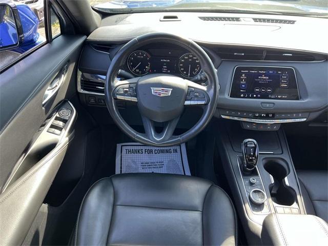 Photo of 2023 Wave Metallic Cadillac XT4