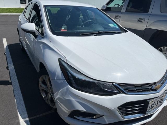 Photo of 2017 Summit White Chevrolet Cruze