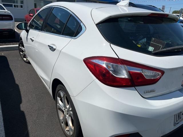Photo of 2017 Summit White Chevrolet Cruze