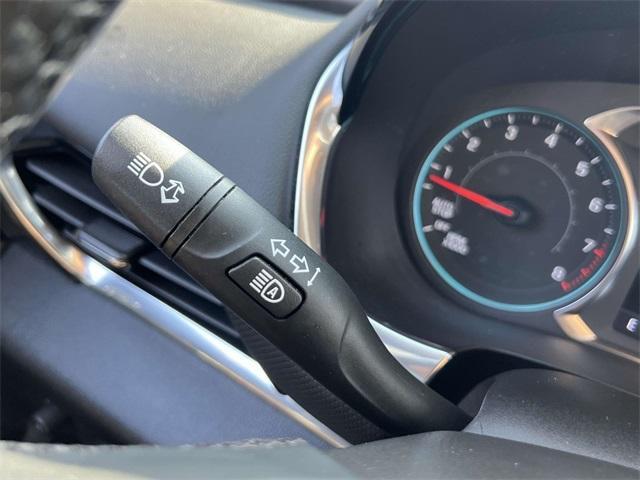 Photo of 2023 Summit White Chevrolet Traverse