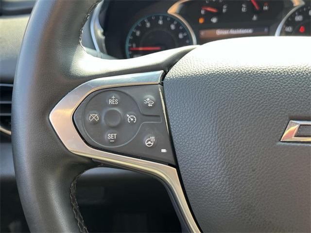 Photo of 2023 Summit White Chevrolet Traverse