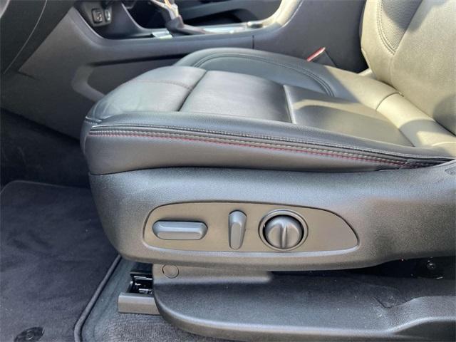 Photo of 2023 Summit White Chevrolet Traverse