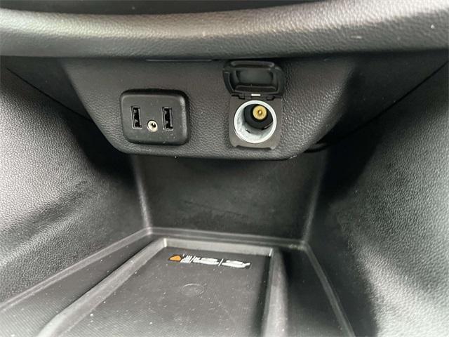 Photo of 2023 Iridescent Pearl Tricoat Chevrolet Traverse