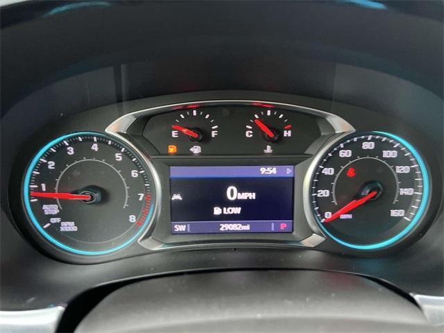 Photo of 2023 Iridescent Pearl Tricoat Chevrolet Traverse