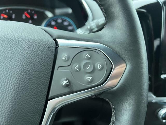 Photo of 2023 Iridescent Pearl Tricoat Chevrolet Traverse