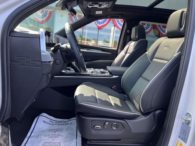 Photo of 2025 Crystal White Tri-Coat Cadillac Escalade