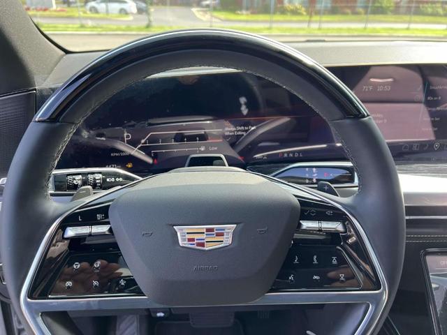 Photo of 2025 Crystal White Tri-Coat Cadillac Escalade