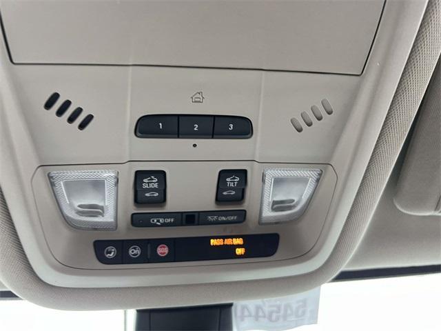 Photo of 2019 White Frost Tri-Coat GMC Acadia