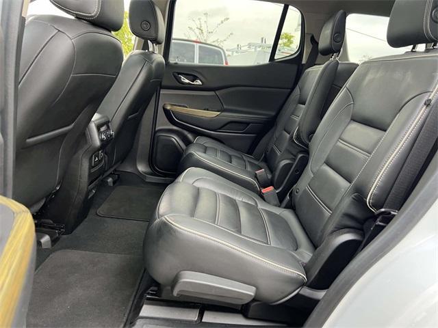 Photo of 2019 White Frost Tri-Coat GMC Acadia