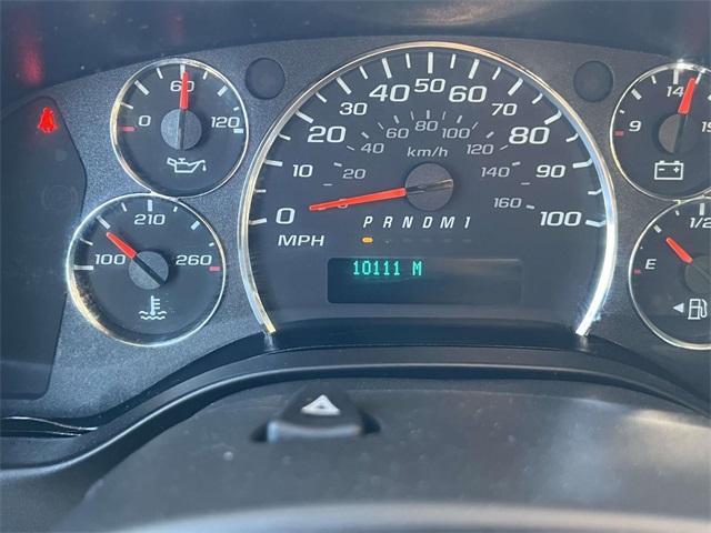 Photo of 2023 Summit White GMC Savana 2500