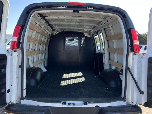 Photo of 2023 Summit White GMC Savana 2500