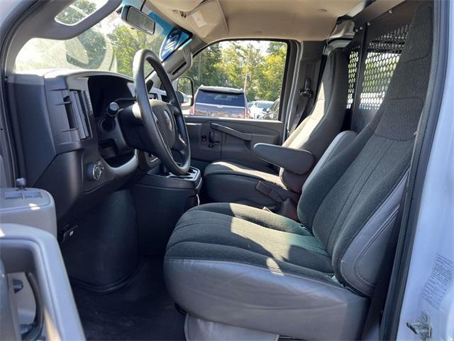 Photo of 2023 Summit White GMC Savana 2500