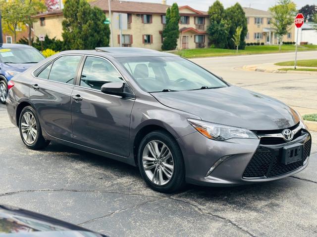 Photo of 2015 GREY Toyota Camry