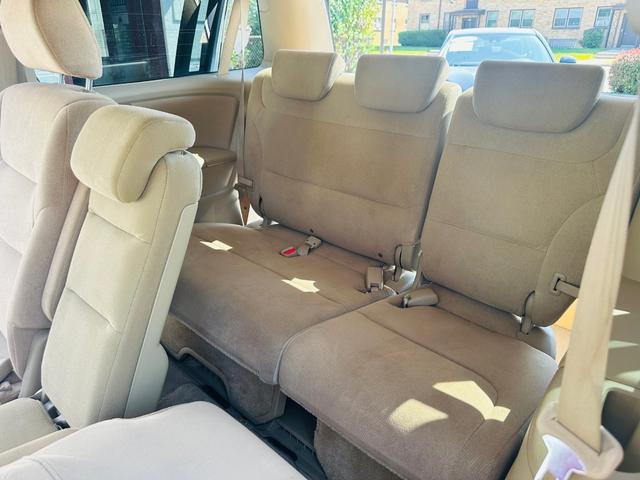 Photo of 2006 WHITE Honda Odyssey