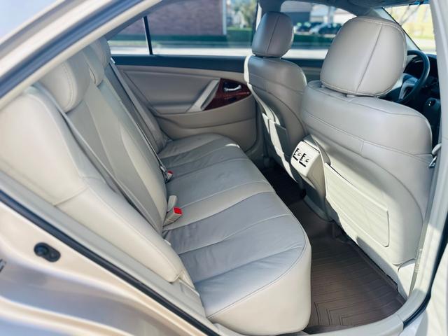 Photo of 2009 GOLD Toyota Camry