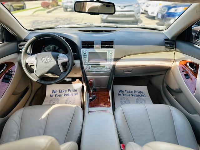 Photo of 2009 GOLD Toyota Camry