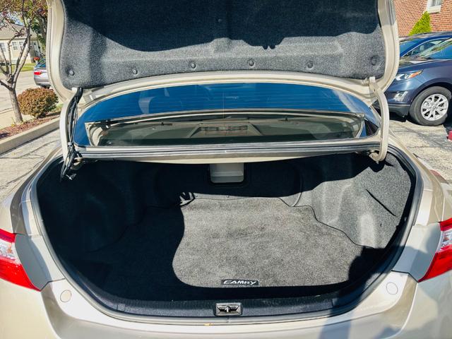 Photo of 2009 GOLD Toyota Camry