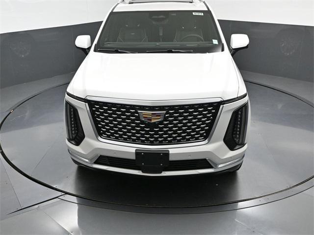 Photo of 2025 Crystal White Tricoat Cadillac Escalade