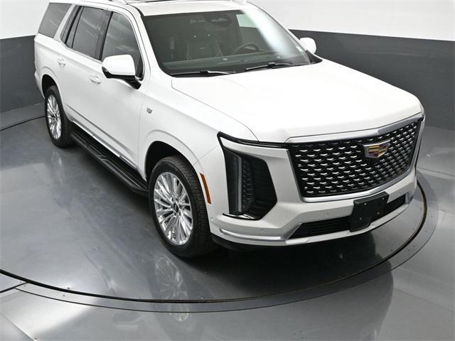 Photo of 2025 Crystal White Tricoat Cadillac Escalade