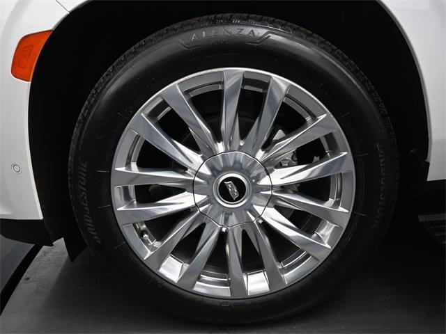 Photo of 2023 Crystal White Tricoat Cadillac Escalade